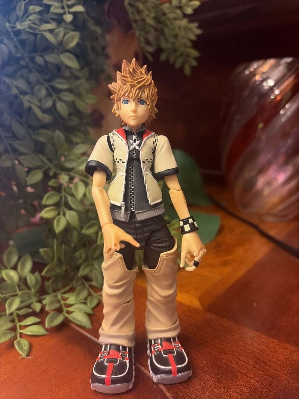 Square Enix Kingdom Hearts II Play Arts Roxas Action Figure